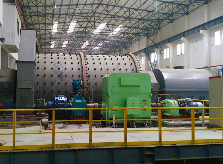 Clutch on grinding mill